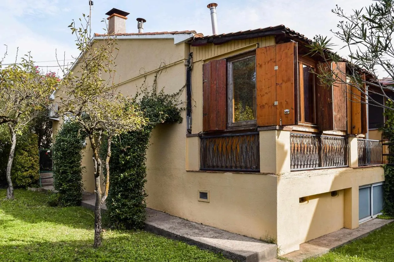 Holiday home Can Camps Besalu Casa Planta Baja Con Jardin