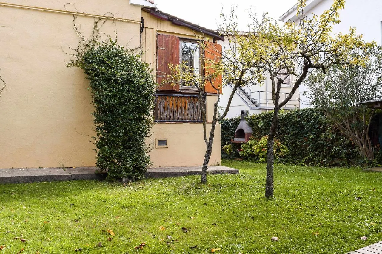 Holiday home Can Camps Besalu Casa Planta Baja Con Jardin Spain