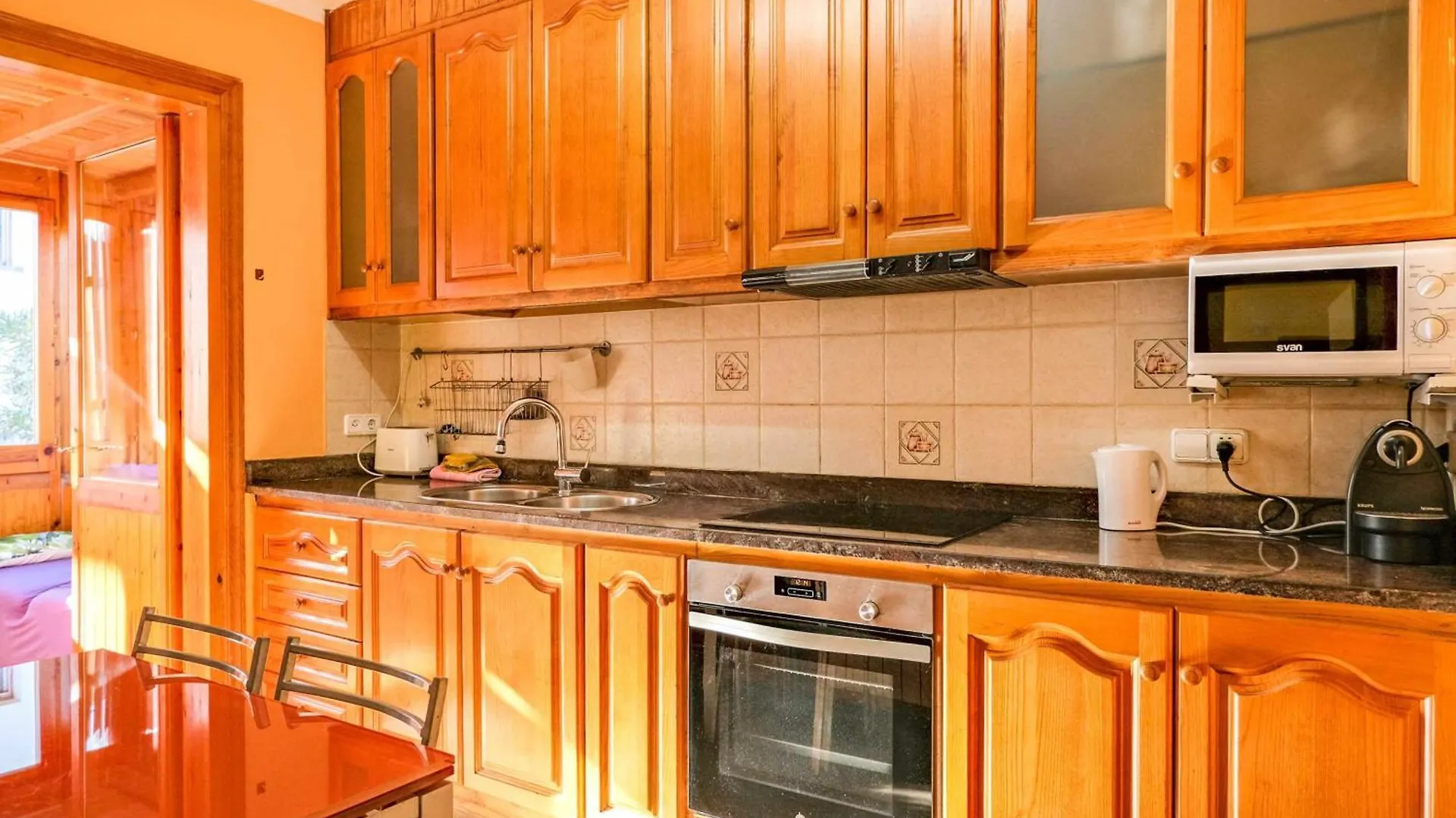 Can Camps Besalu Casa Planta Baja Con Jardin Spain