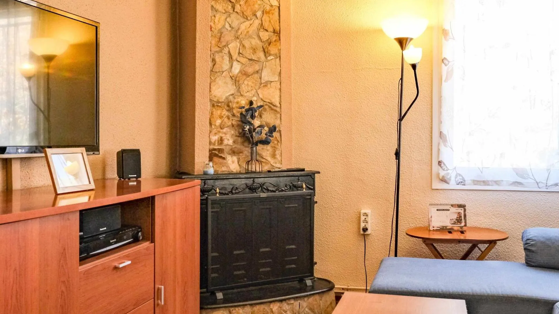 Can Camps Besalu Casa Planta Baja Con Jardin