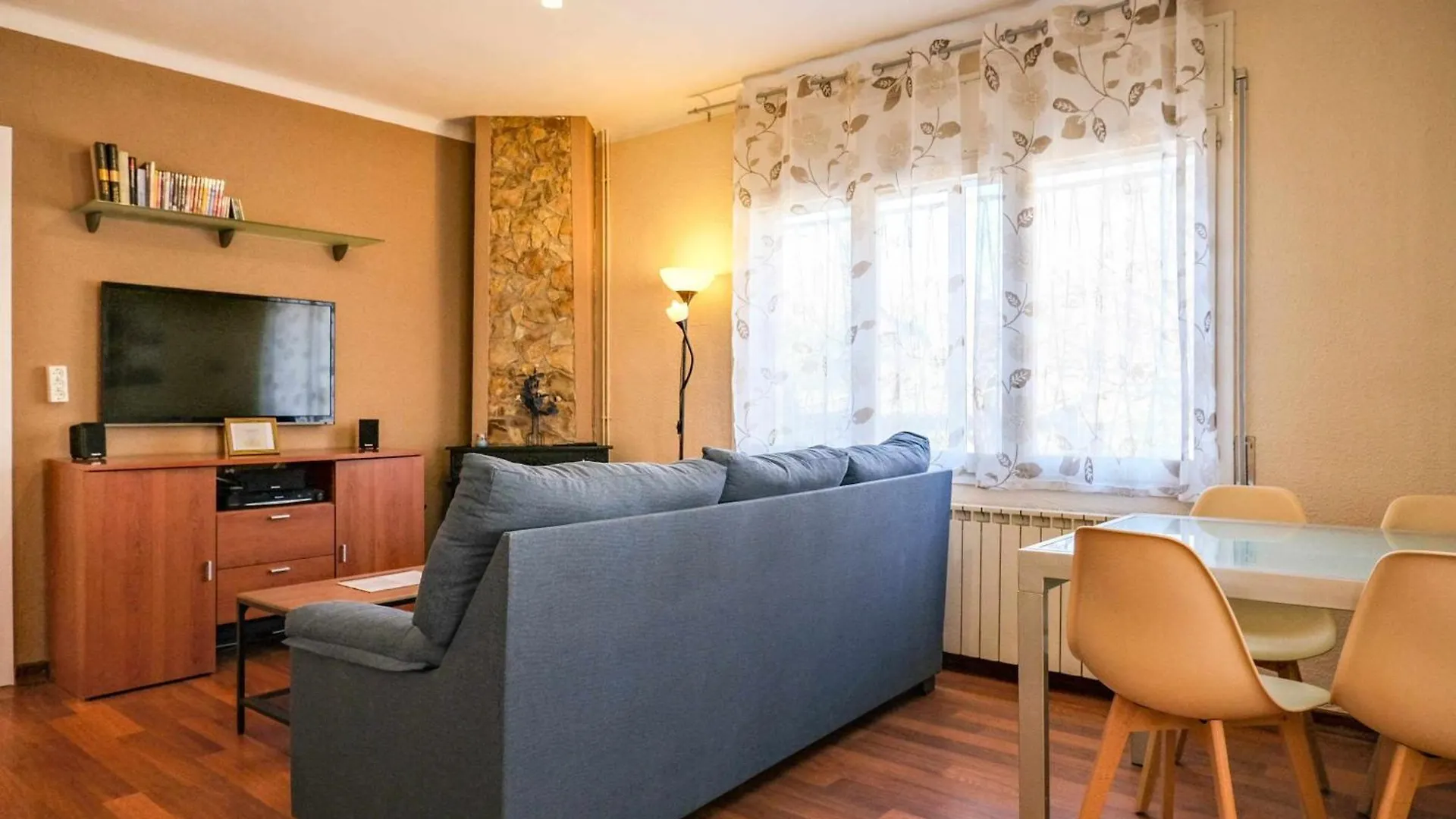Holiday home Can Camps Besalu Casa Planta Baja Con Jardin